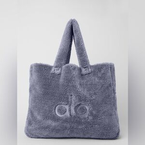 Alo Yoga Foxy Sherpa Tote - Fog